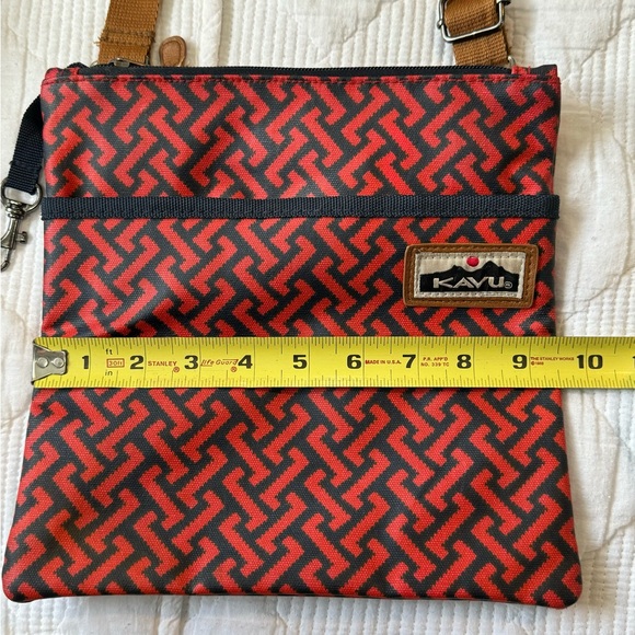 KAVU Canvas Crossbody Purse Bag Geometric Pattern Red and Navy Brown Str… - Picture 4 of 8